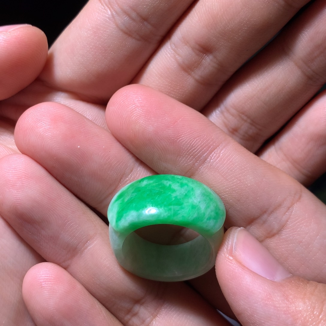 翡翠挂件未镶嵌壁***哥