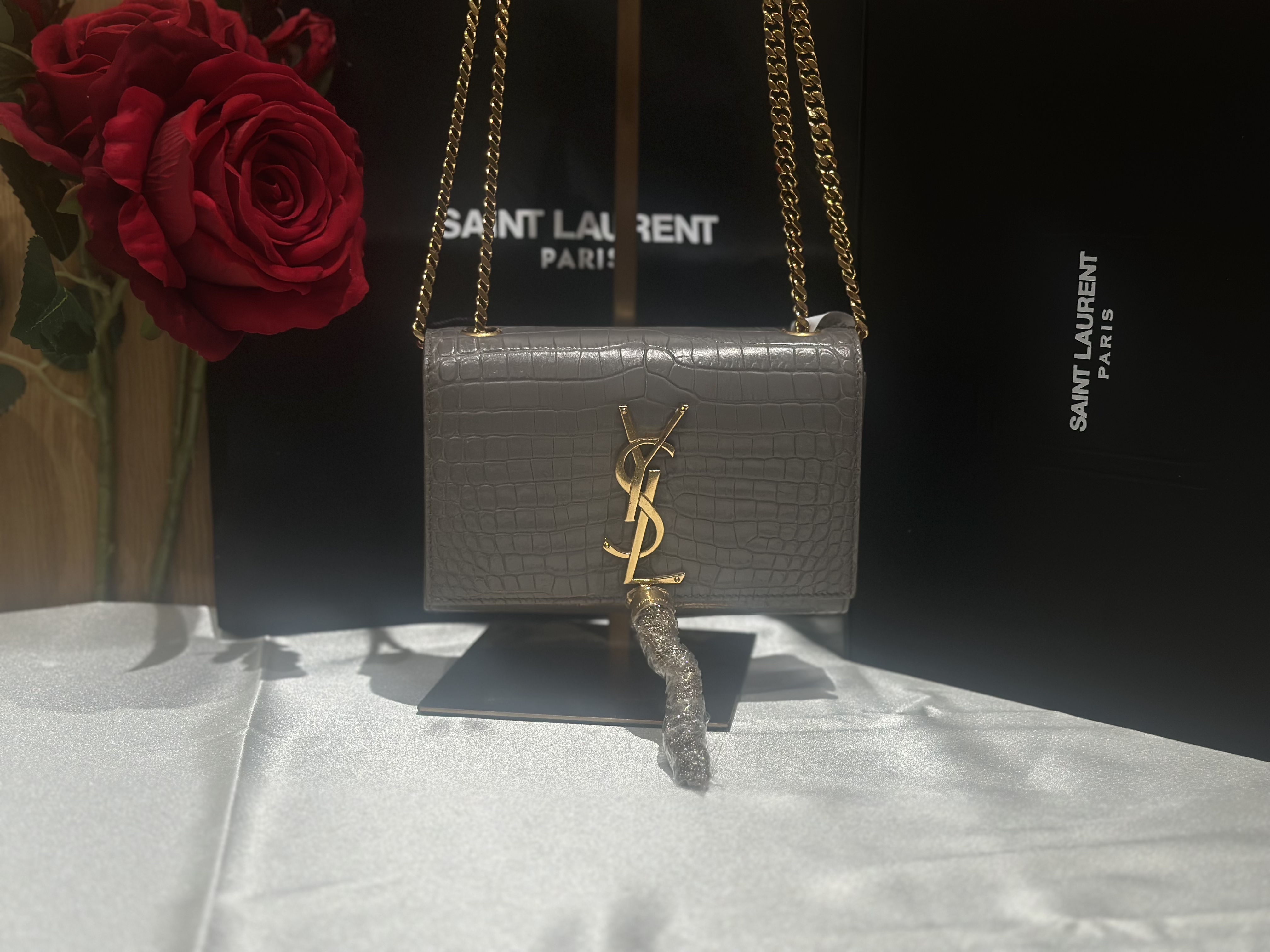 99新 YSL/圣罗兰 壹所奢品/YSL鳄压纹灰金流苏迷你Kate斜挎包