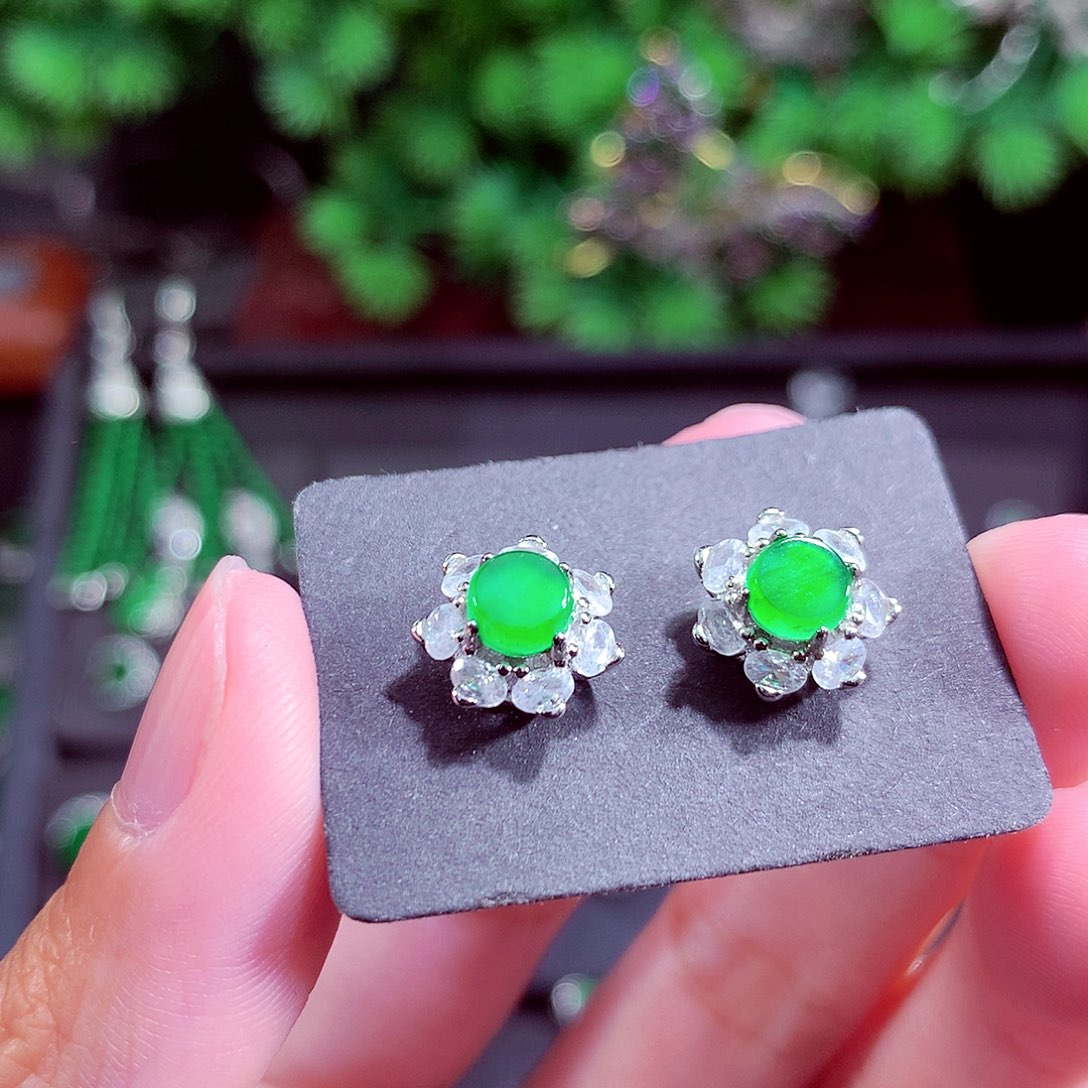 颈饰未镶嵌翡翠天然