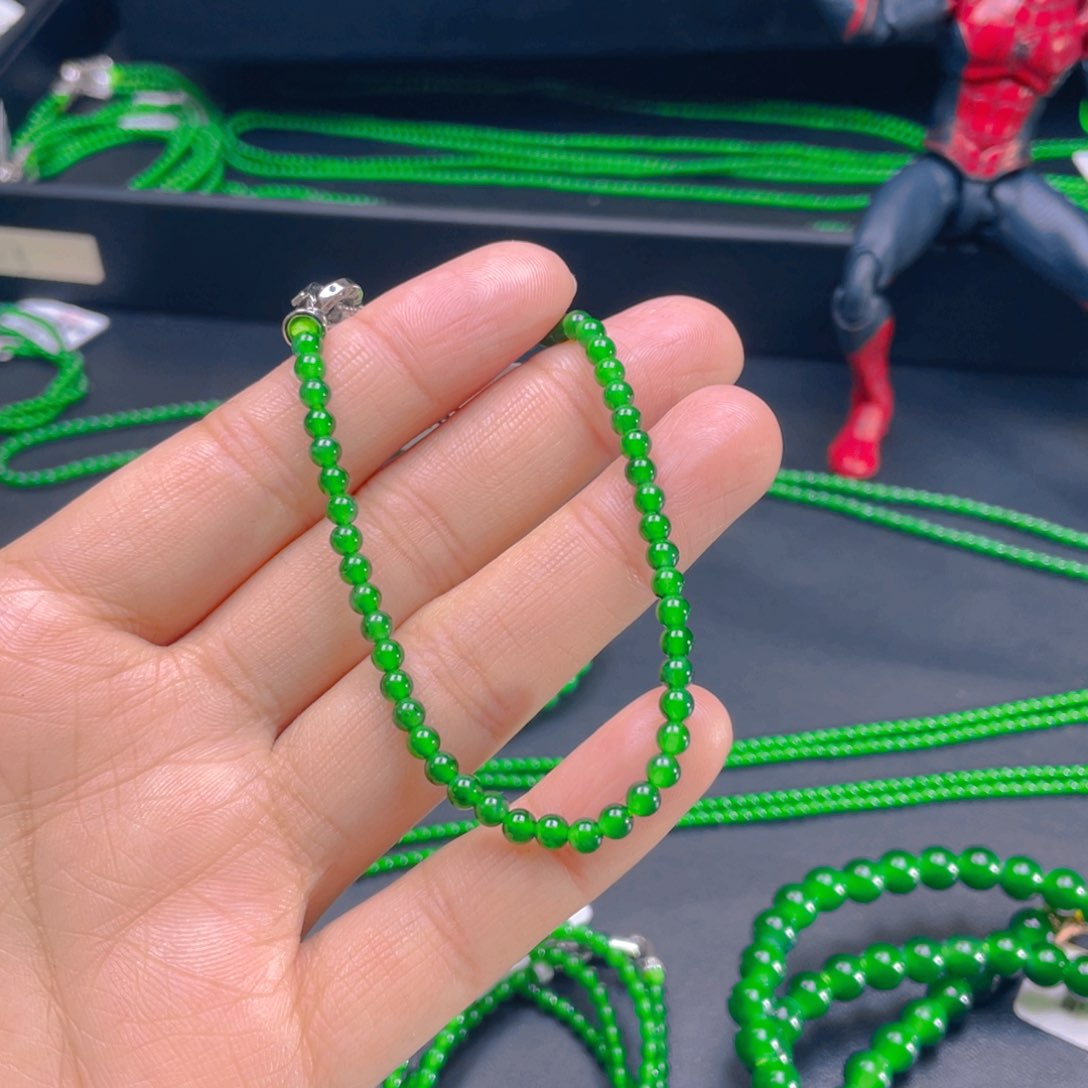 翡翠颈饰未镶嵌，1