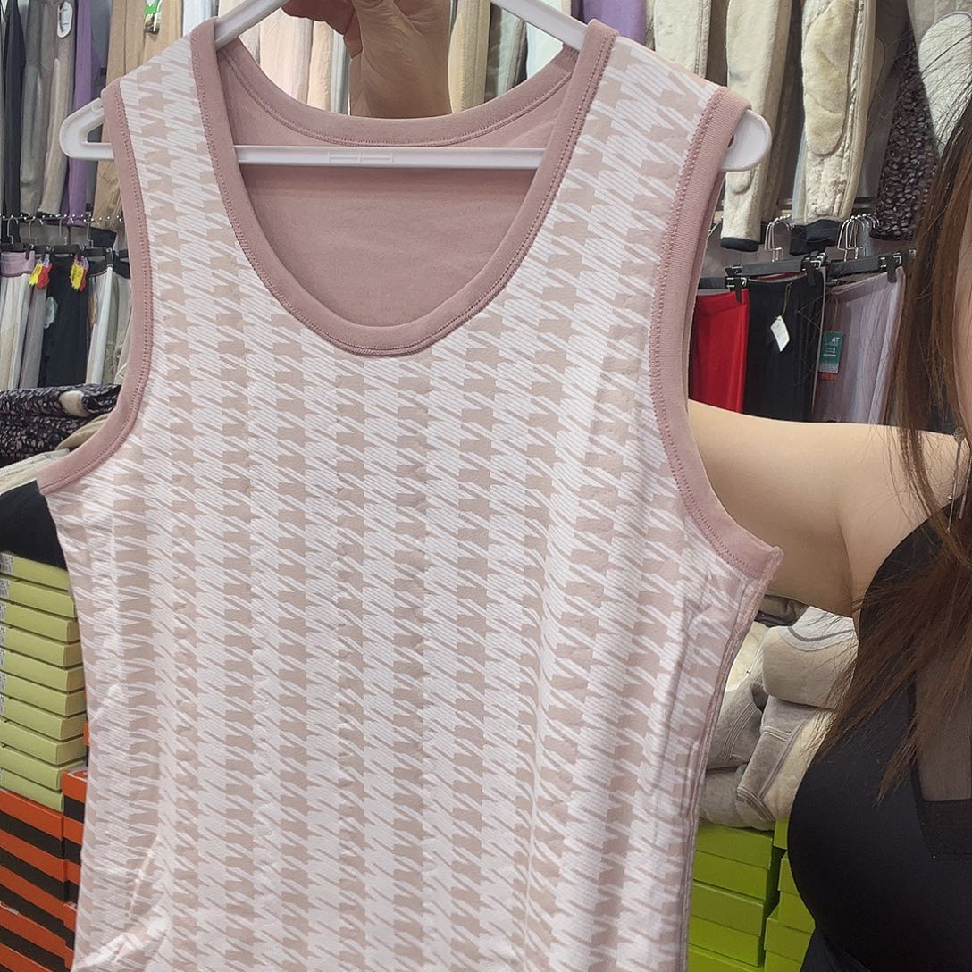 羊羔毛90-120斤女羊毛背心粉色