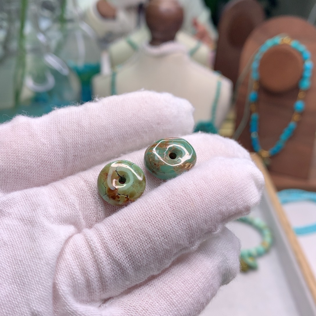 绿松石未镶嵌饰品