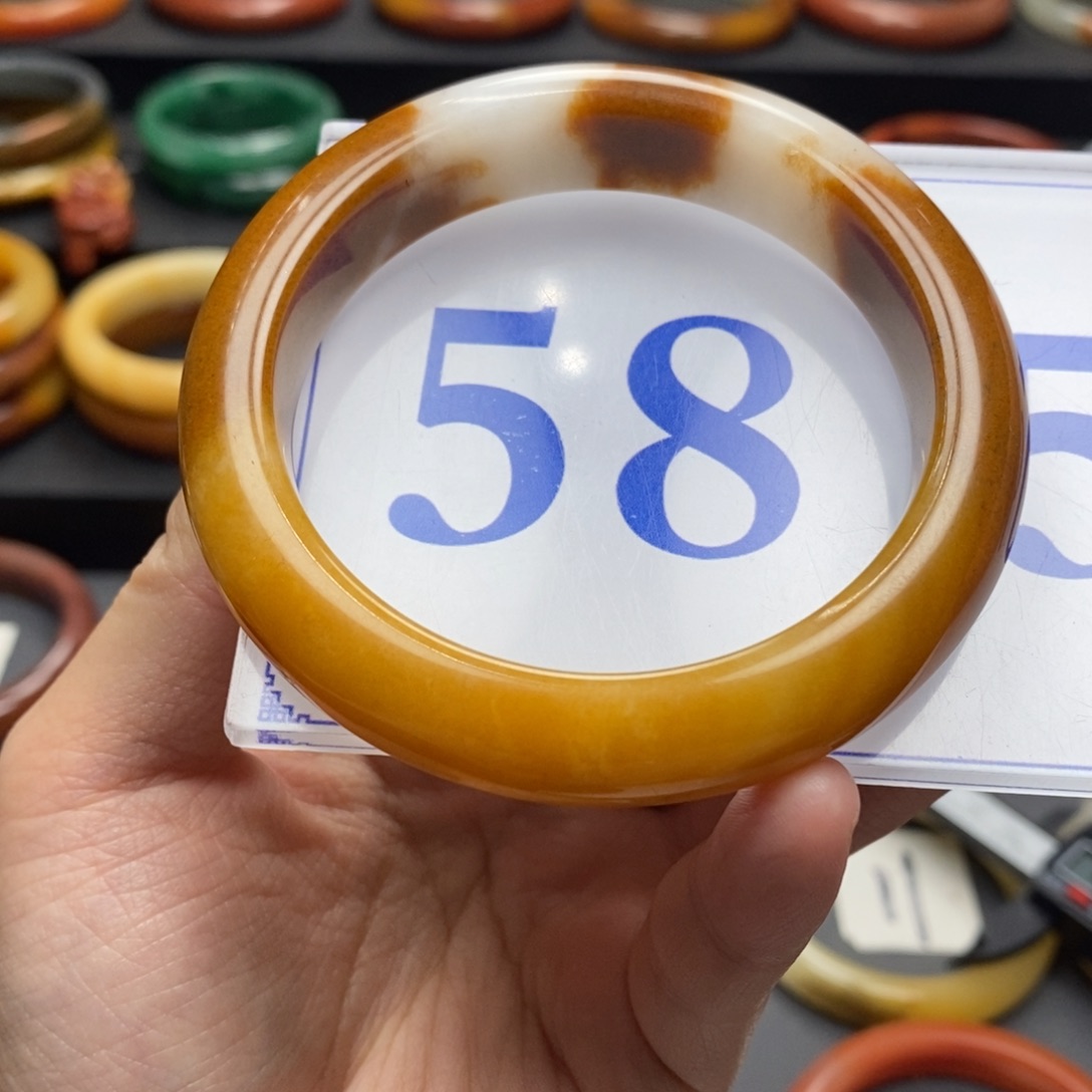 石英质玉（黄龙玉）手镯未镶嵌