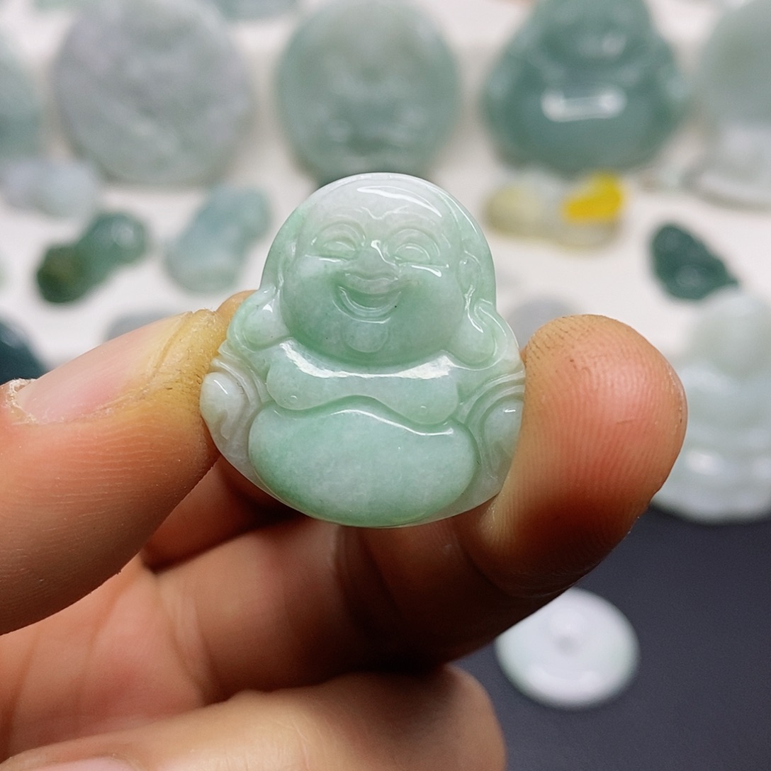 翡翠颈饰未镶嵌吊坠