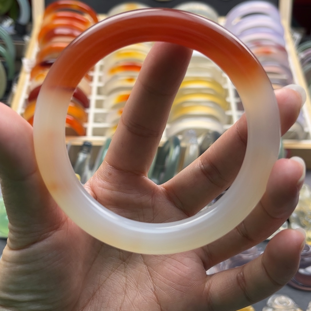 玛瑙/玉髓手镯未镶嵌63+