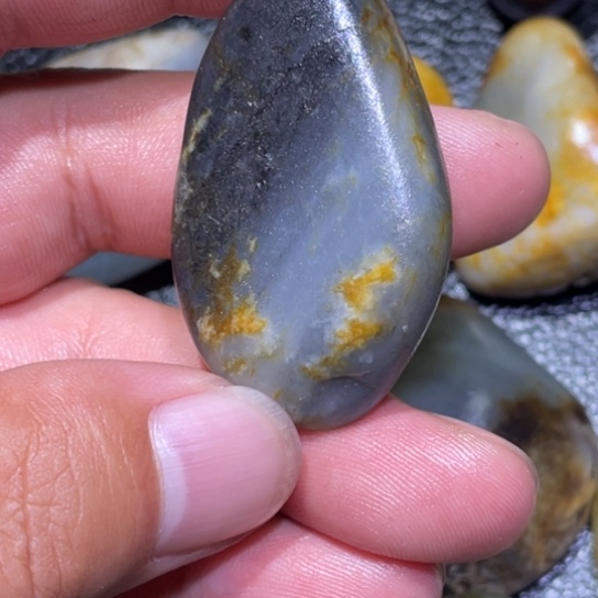 上***舜和田玉未镶嵌颈饰