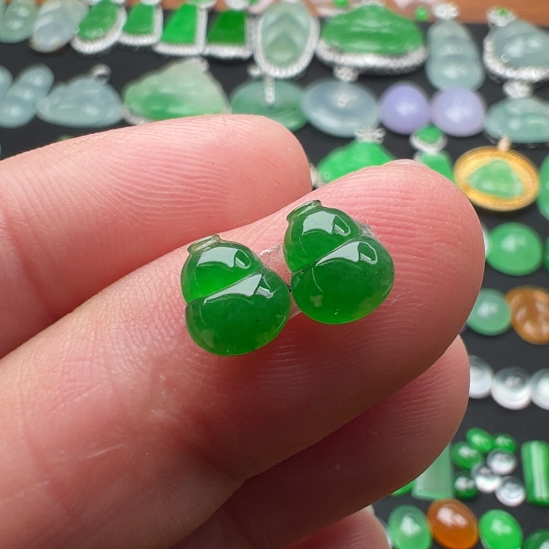 翡翠颈饰未镶嵌葫芦7.7