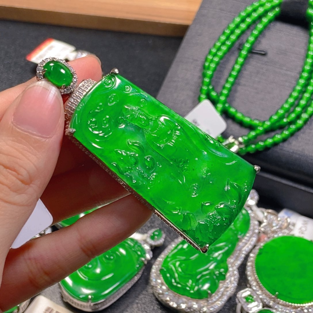 翡翠未镶嵌吊坠(不含链)