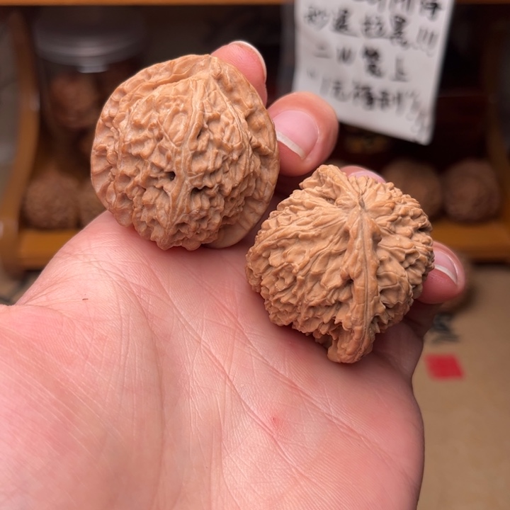 文玩核桃吊坠41三角白