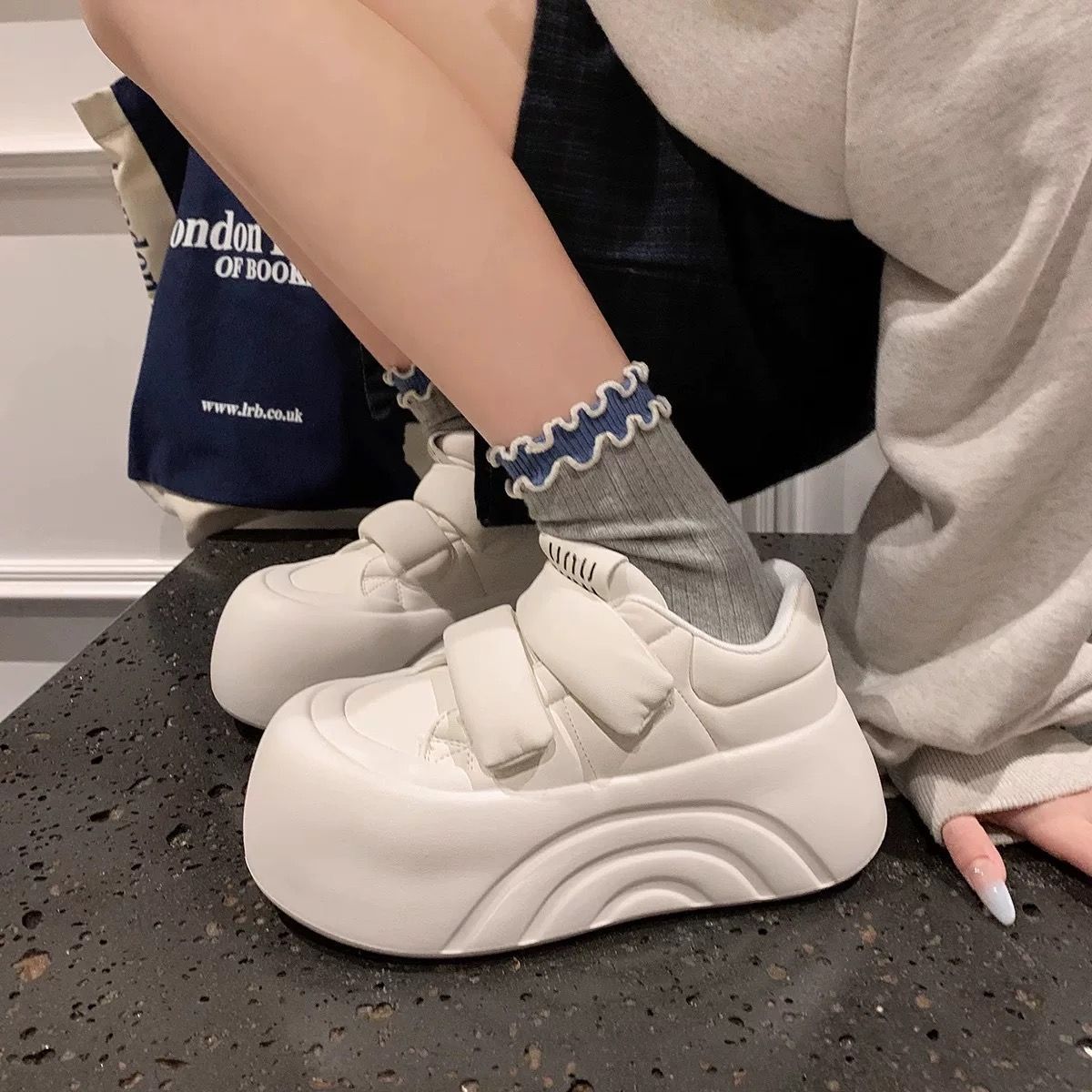 魔术贴厚底松糕增高丑萌大头面包小白鞋子女2025夏季新款爆款板鞋