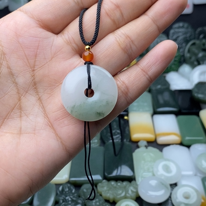 淘***钡石英质玉未镶嵌颈饰