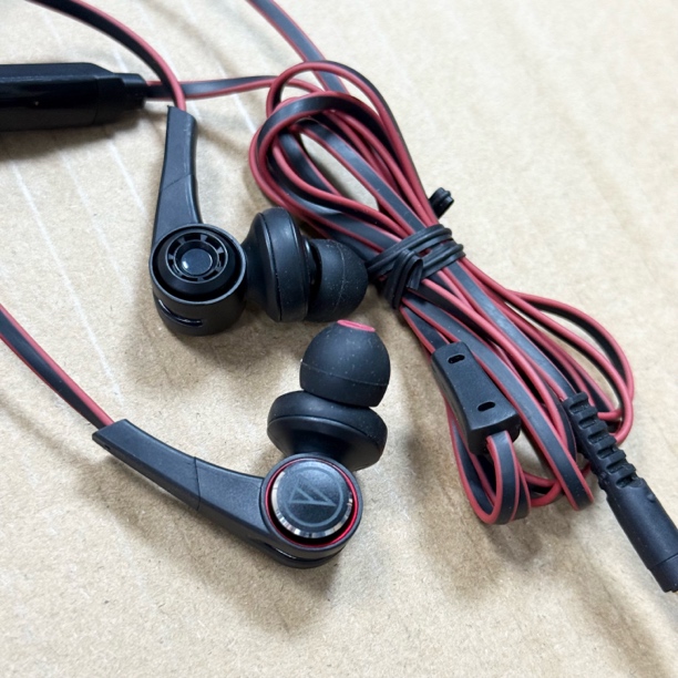95新 Audio-Technica/铁三角 AHT-CKS770is重低音入耳有线耳机