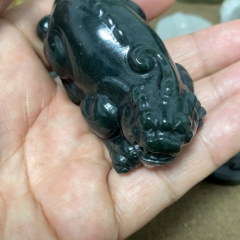 和田玉未镶嵌把件