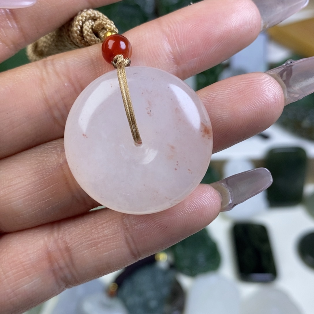 石英质玉吊坠未镶嵌