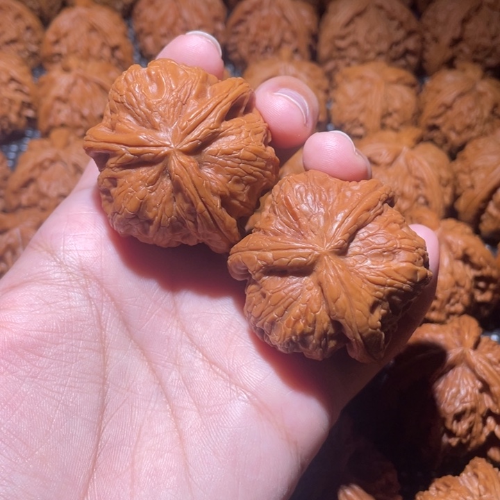 六***雨吊坠桃核小妹三棱