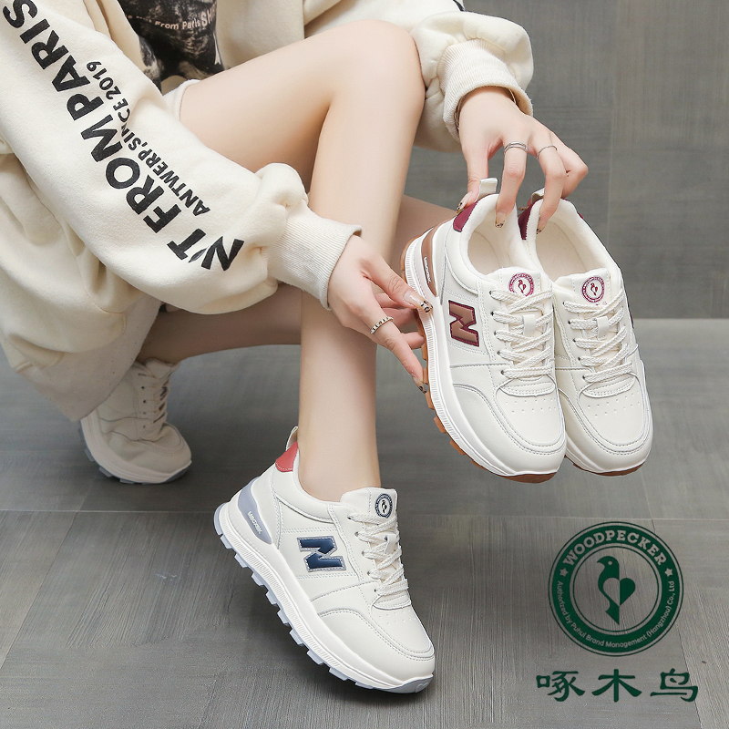 啄木鸟老爹鞋女2025冬季加绒百搭时尚厚底轻便休闲运动鞋女25802