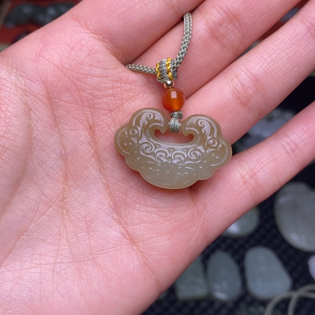 和田玉颈饰未镶嵌珂****记