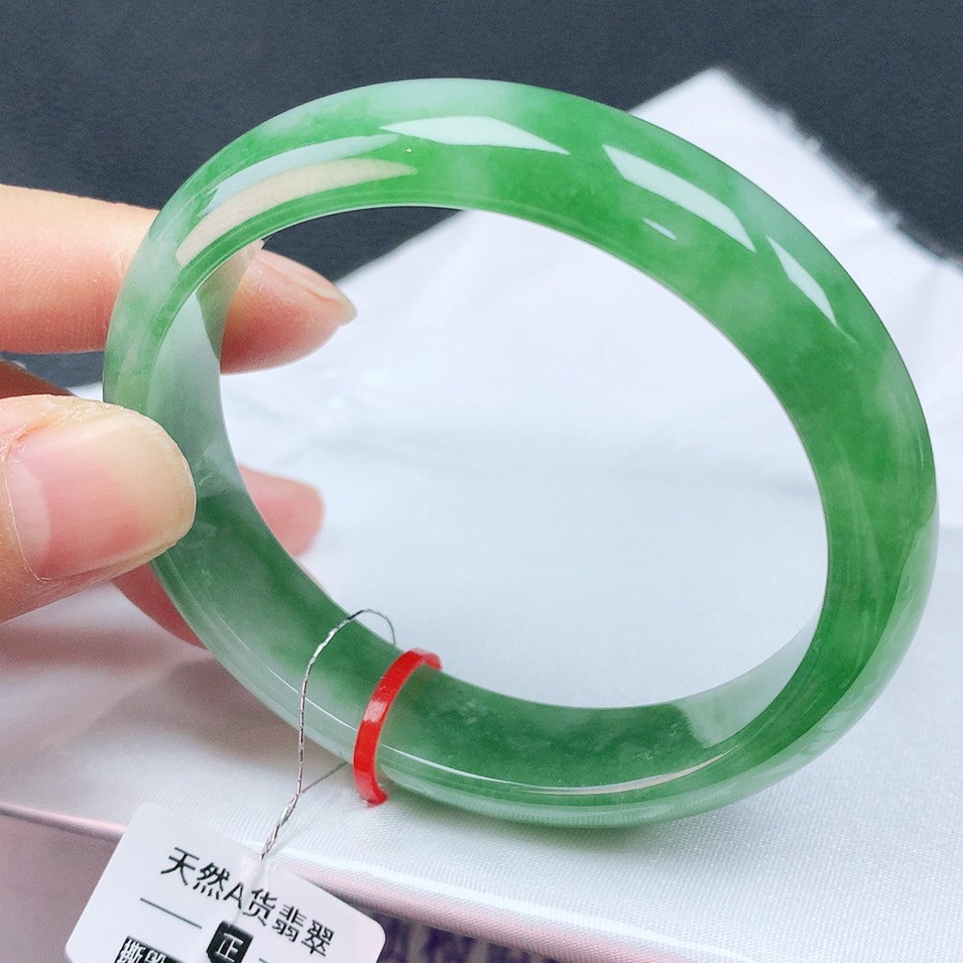 翡翠未镶嵌手镯56贵