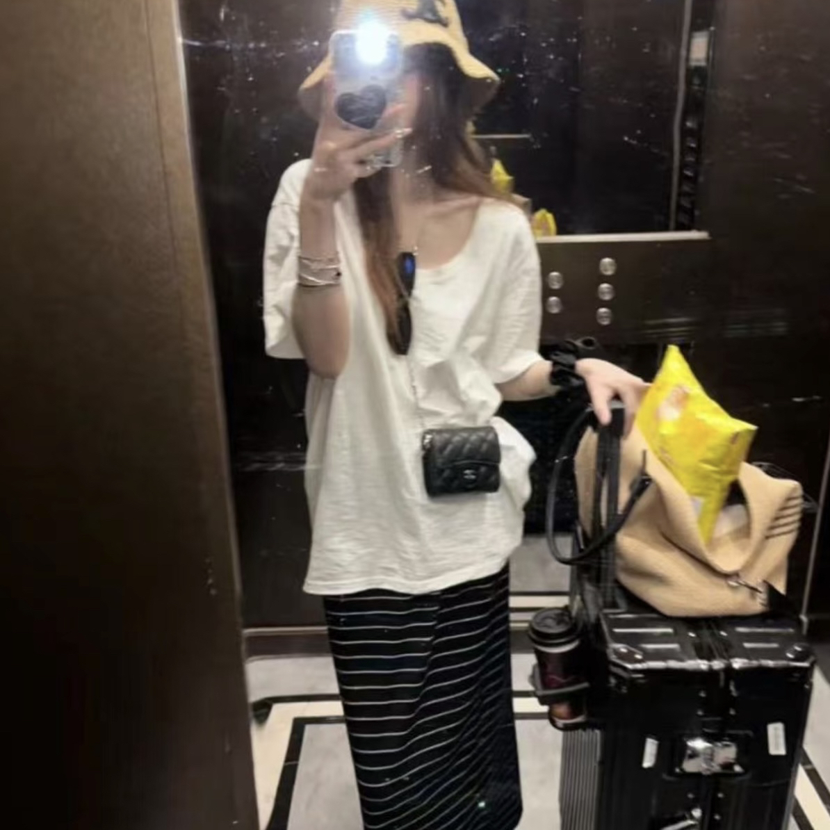 水洗气质运动简约凉感短袖条纹休闲风T恤性感风V领