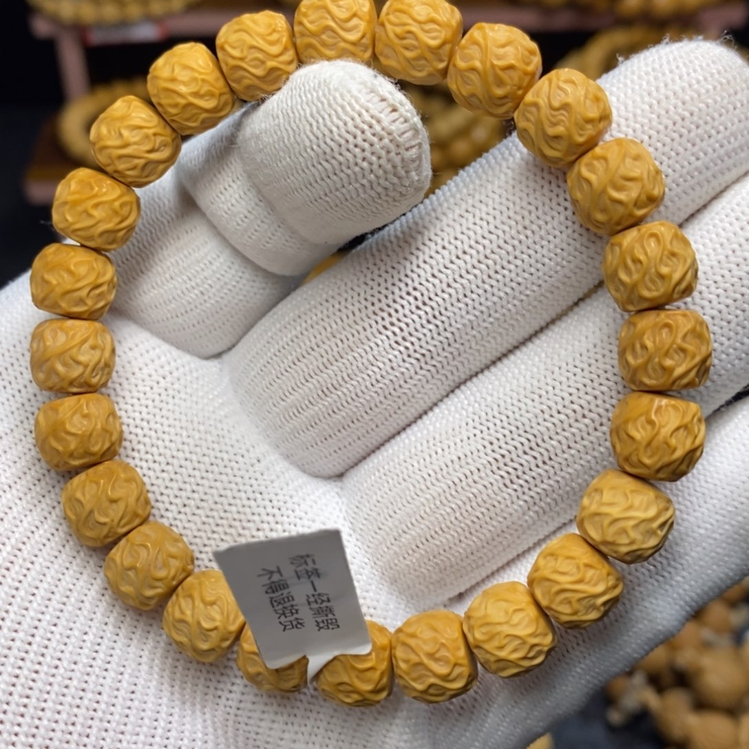 文玩核桃吊坠龙须