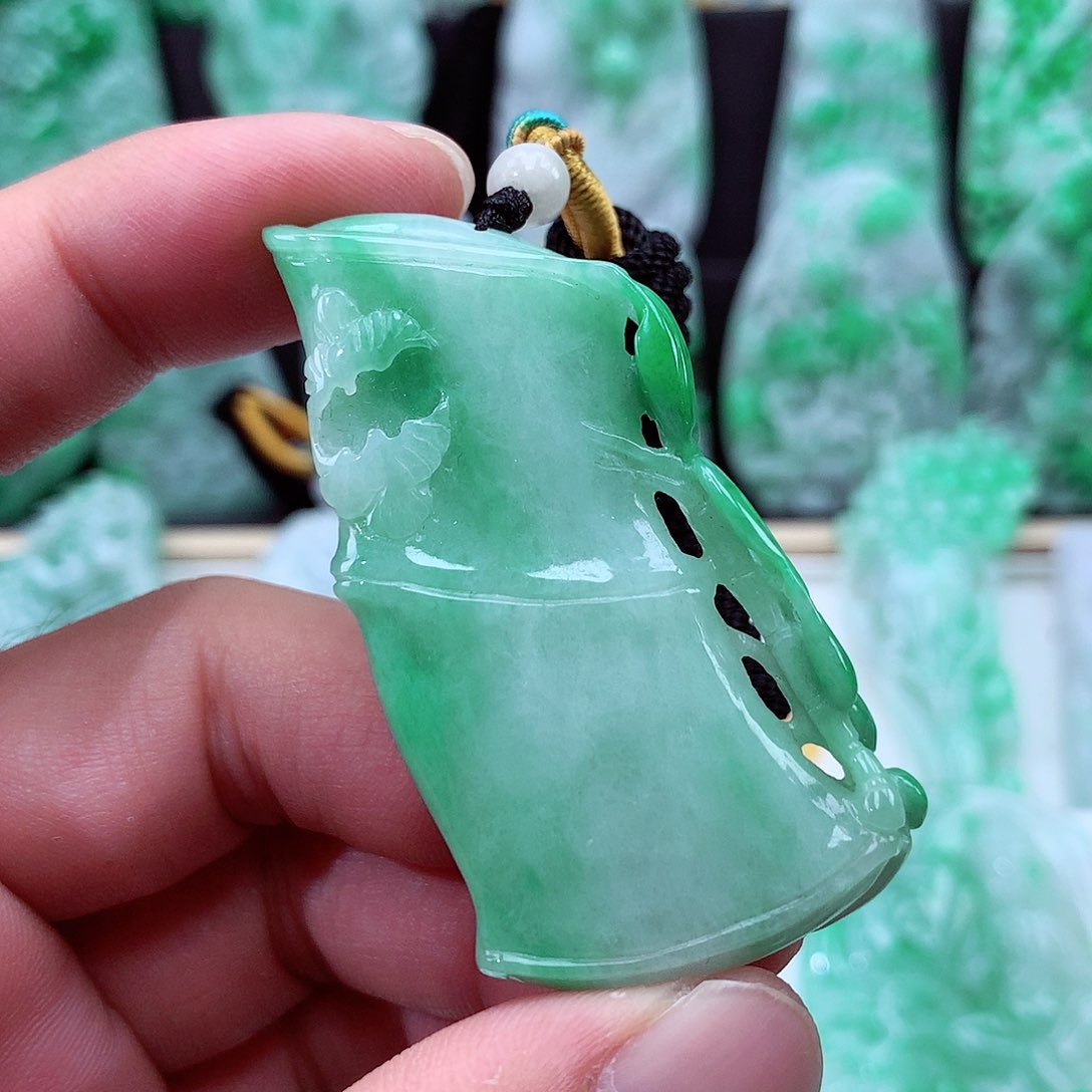 翡翠未镶嵌颈饰翡翠吊坠