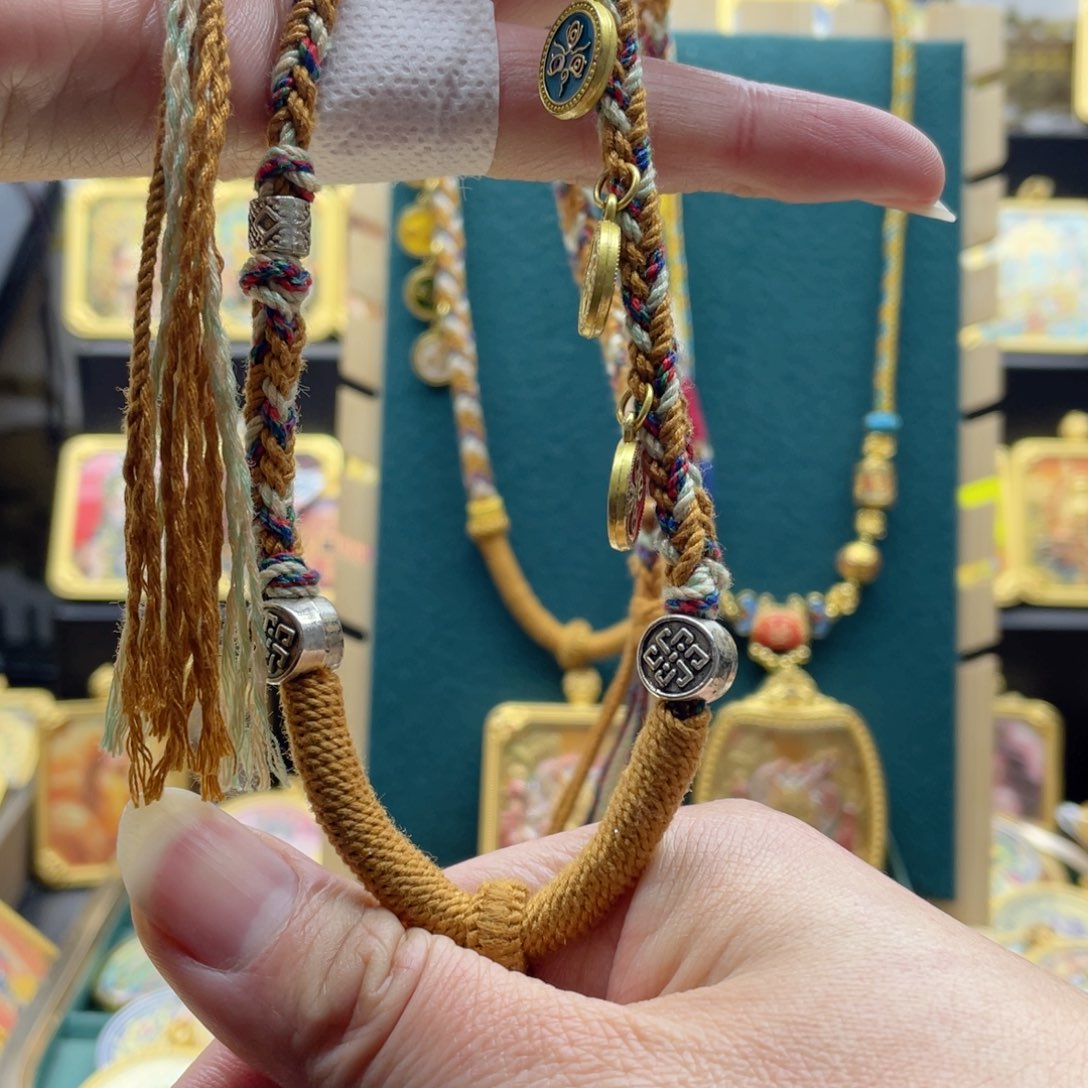 吊坠@*薇唐卡等多种形式的艺术形式和