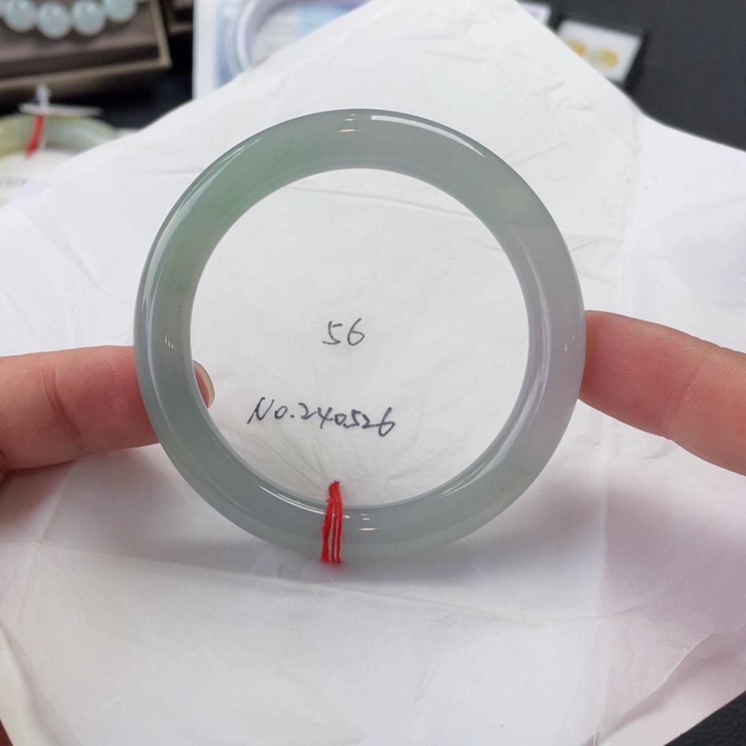 翡翠手镯未镶嵌56圆条