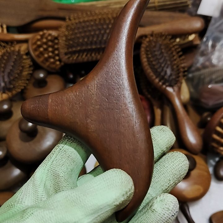 金丝檀木三角雀按摩梳