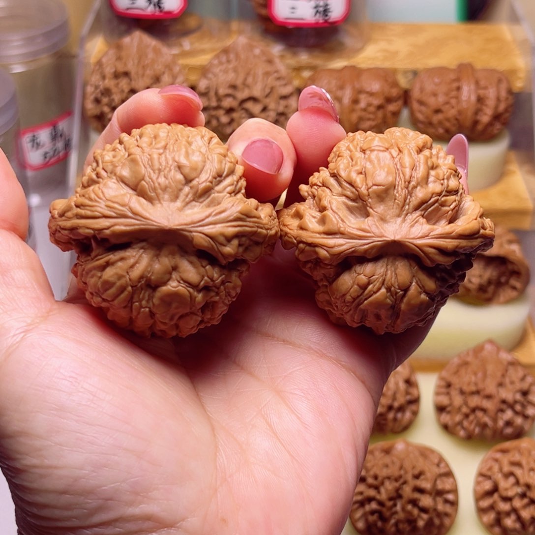 文玩核桃吊坠51大龙鼎