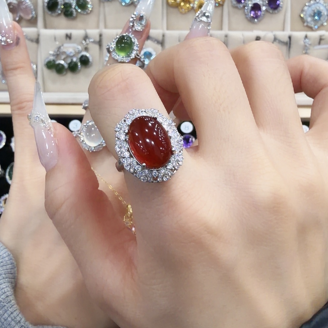 不***肉银S925镶嵌石榴石戒指