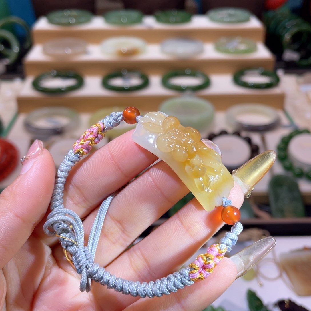 和田玉高品糖玉手牌未镶嵌