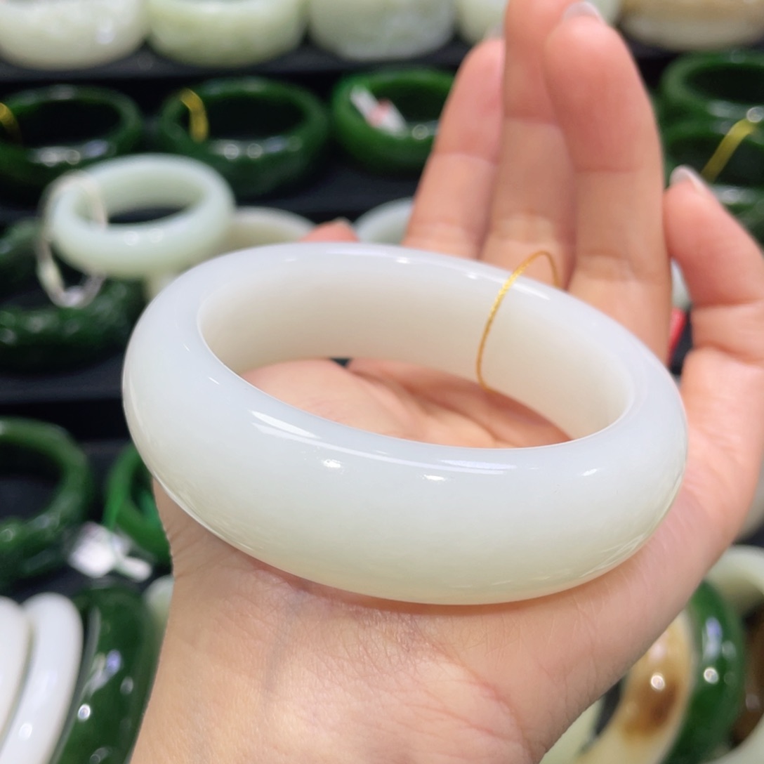 未镶嵌手镯和田玉68