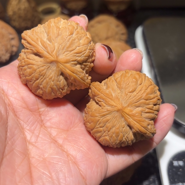 把件文玩核桃40泥鳅背