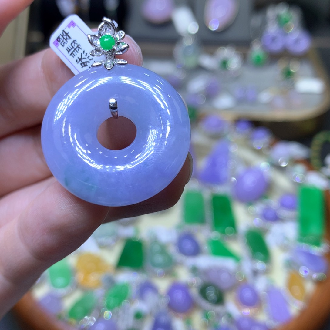 【闪购商品】翡翠颈饰18K金镶嵌翡翠吊坠项链