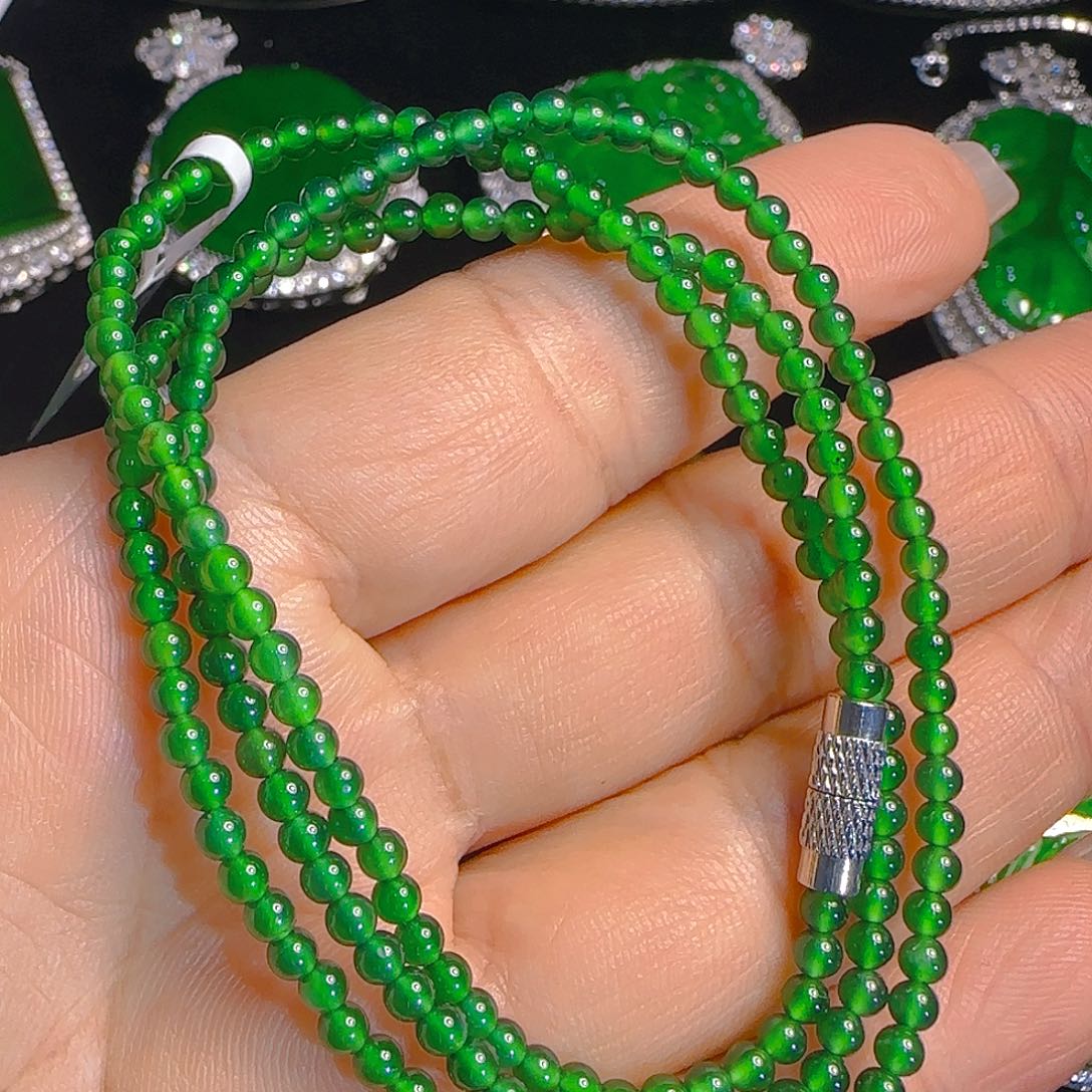 翡翠吊坠(赠链)未镶嵌