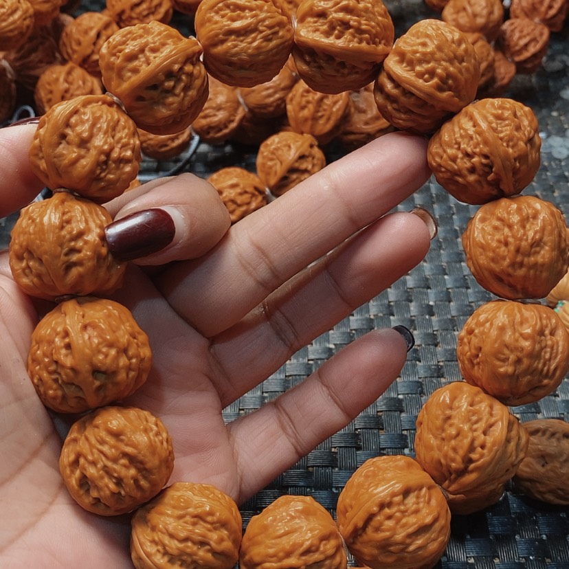 【闪购商品】文玩核桃吊坠昵***置方墩