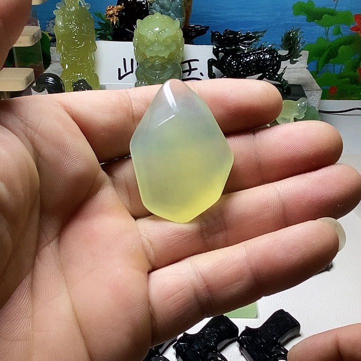 透闪石-蛇纹石玉足银镀金镶嵌挂件