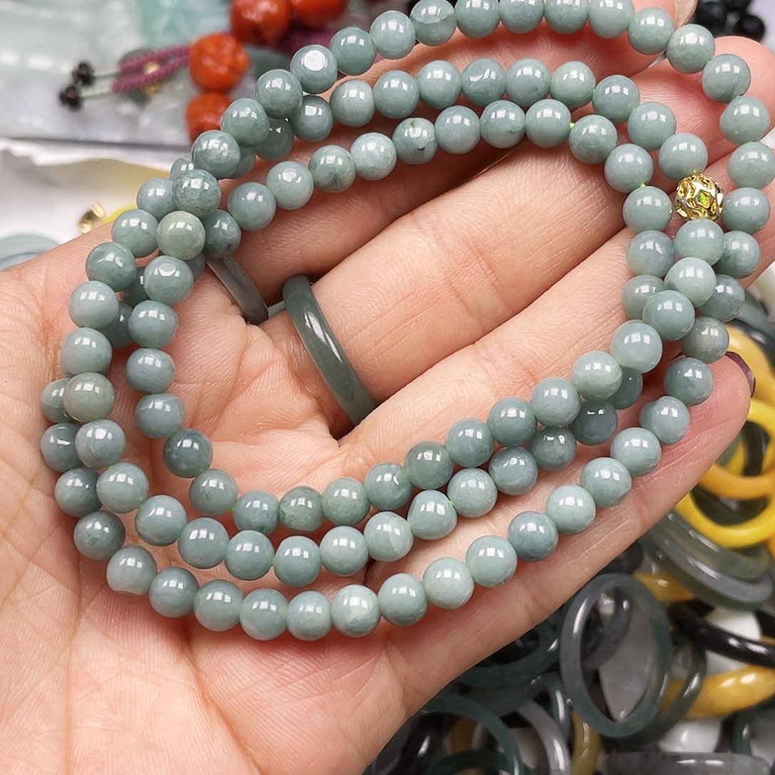 翡翠颈饰未镶嵌翡翠
