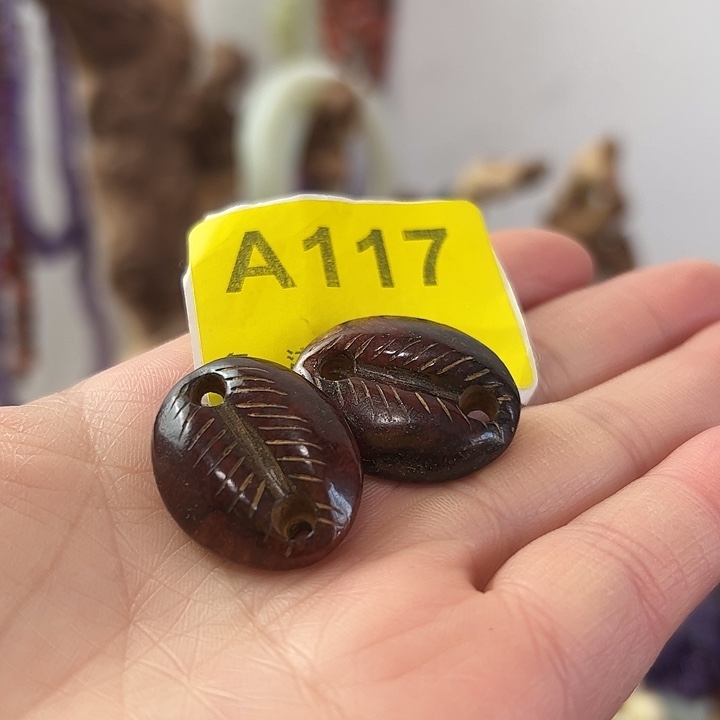 向***园和田玉（糖玉）未镶嵌颈饰