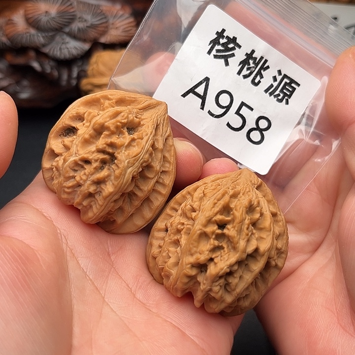 吊坠文玩核桃三羊谷火山小粗筋42