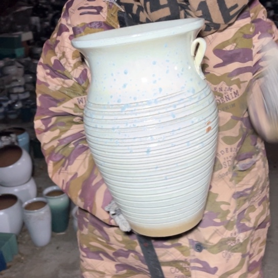 红陶口20高32瑕疵