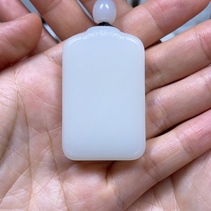 和田玉挂件未镶嵌不****。