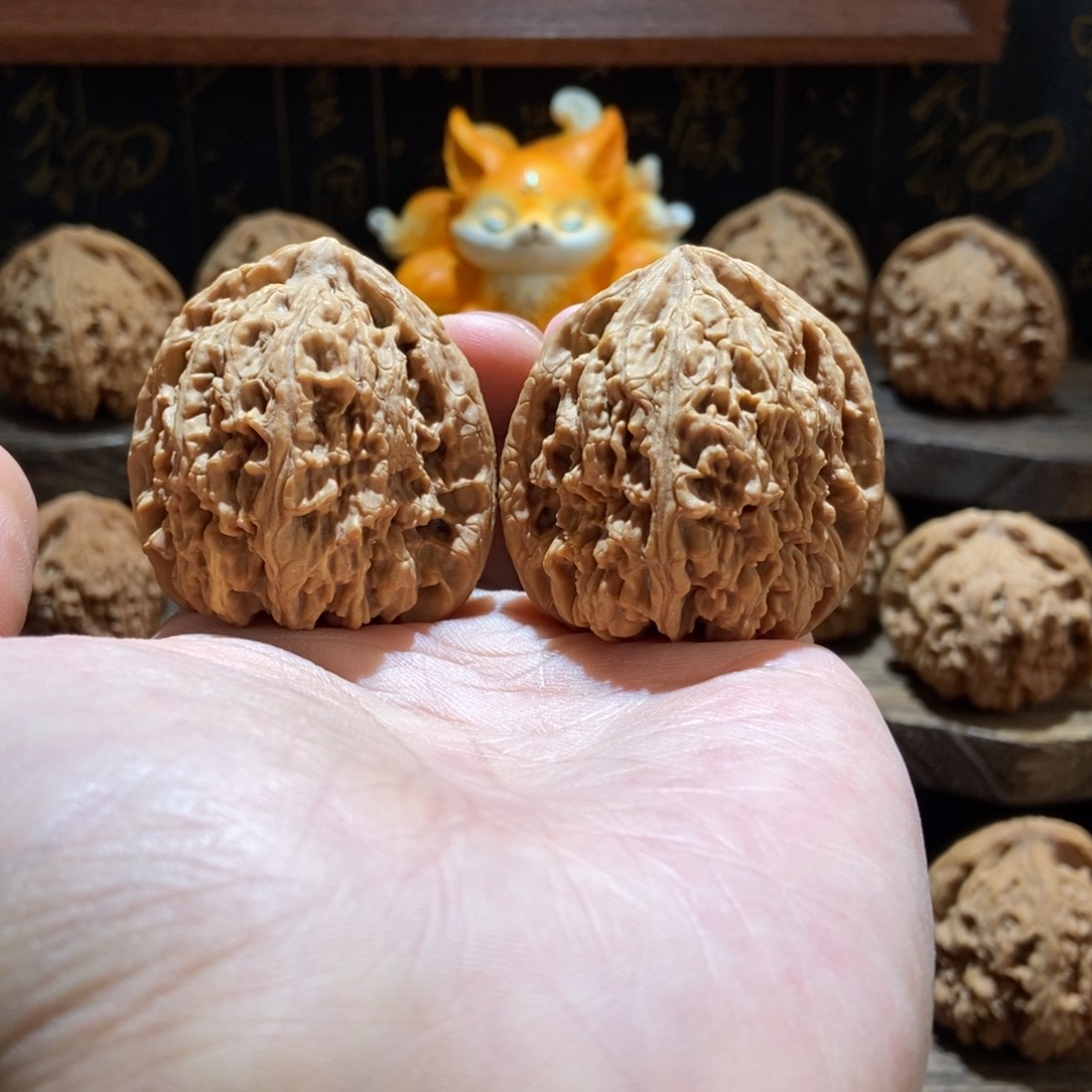 把件文玩核桃涿鹿南将石有一个黄尖