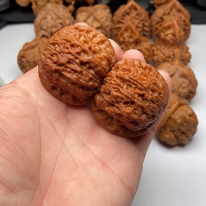 文玩核桃把件血麒麟