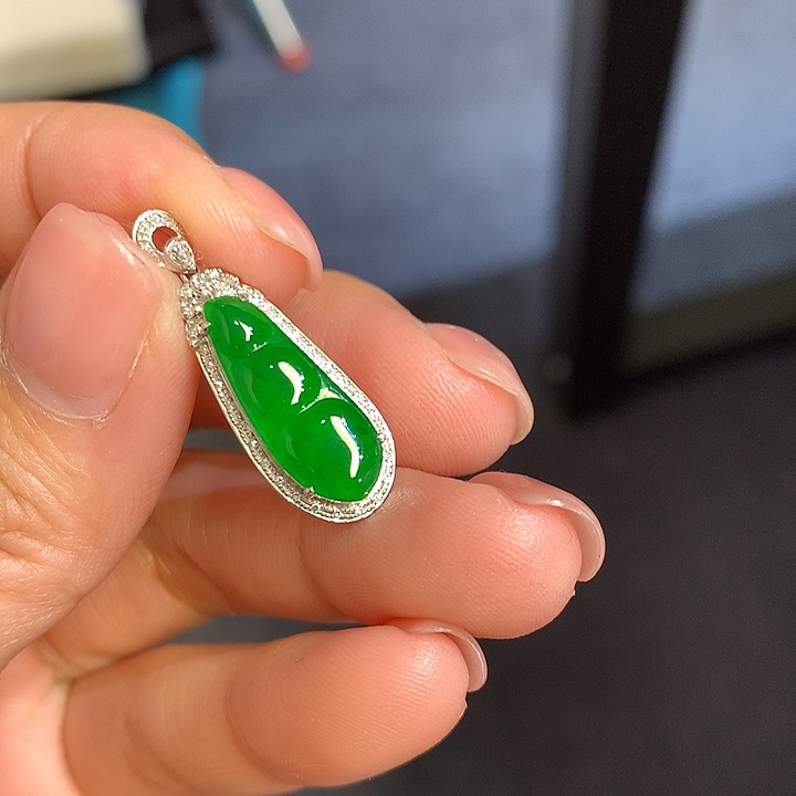 翡翠吊坠(不含链)18K金镶嵌