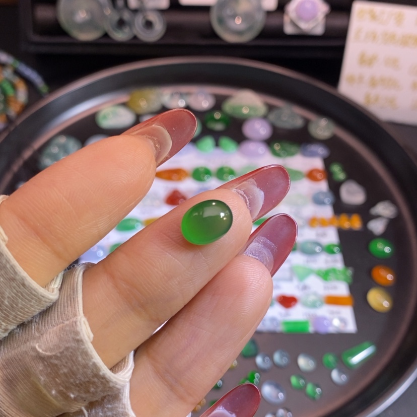 【闪购商品】翡翠挂件未镶嵌蛋面