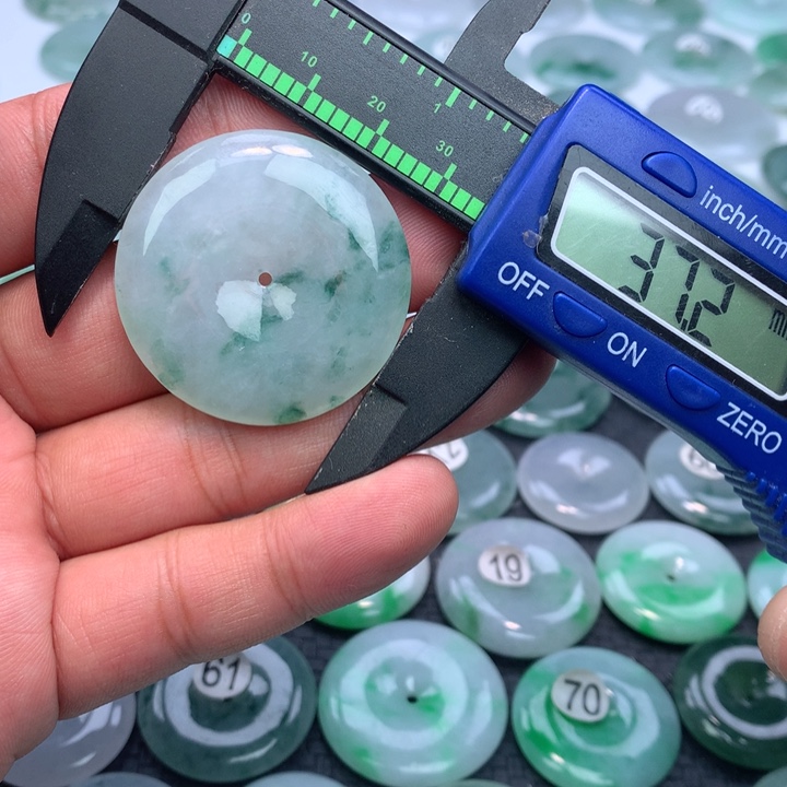 翡翠颈饰未镶嵌缅甸天然A货翡翠