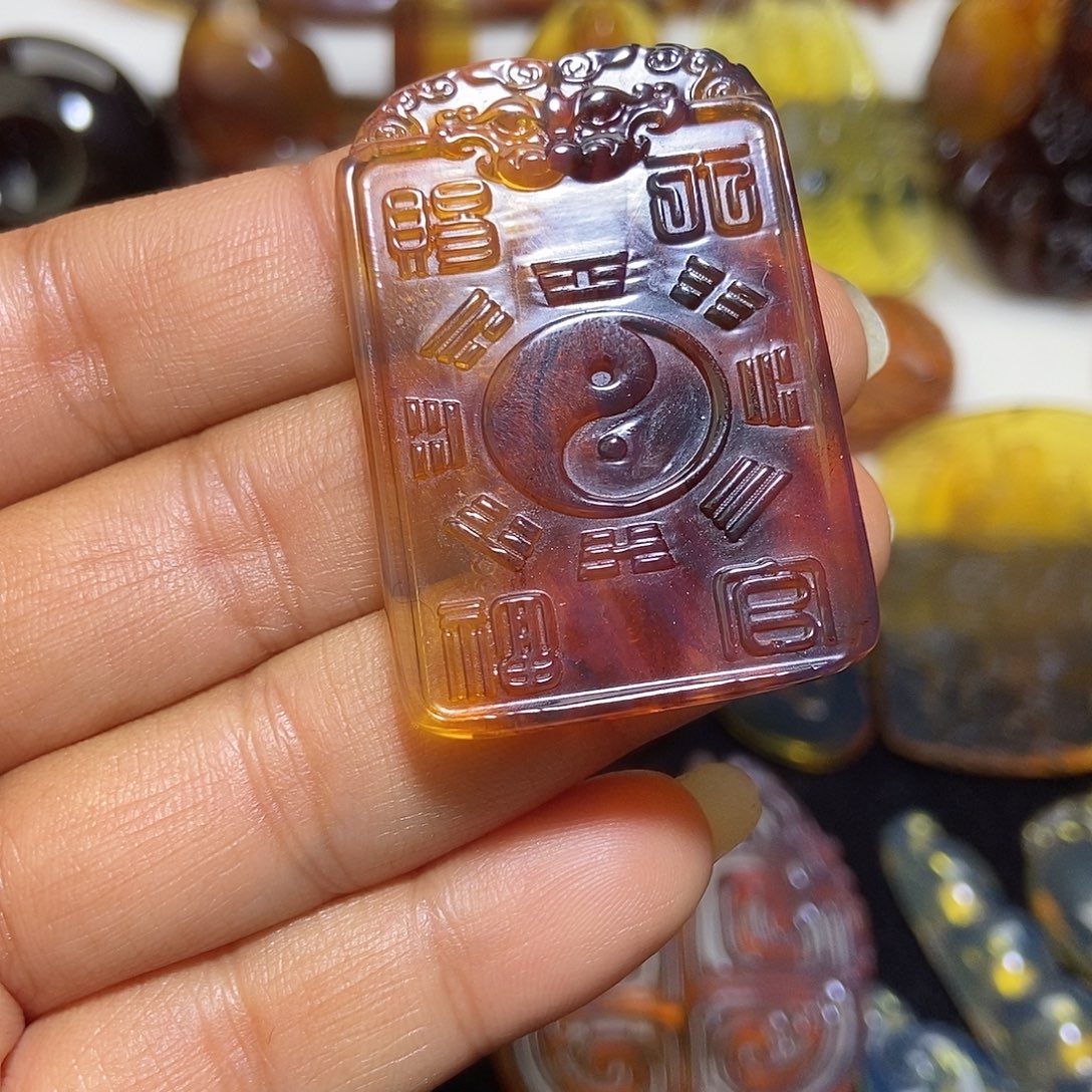 琥珀未镶嵌颈饰缅甸天然琥珀吊坠