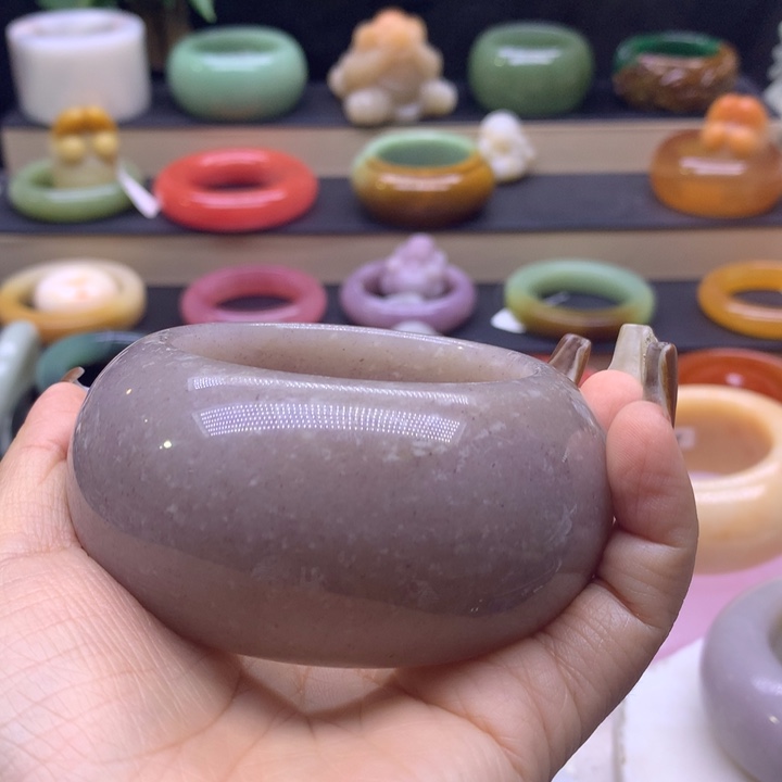 于***精石英岩玉未镶嵌13468975444