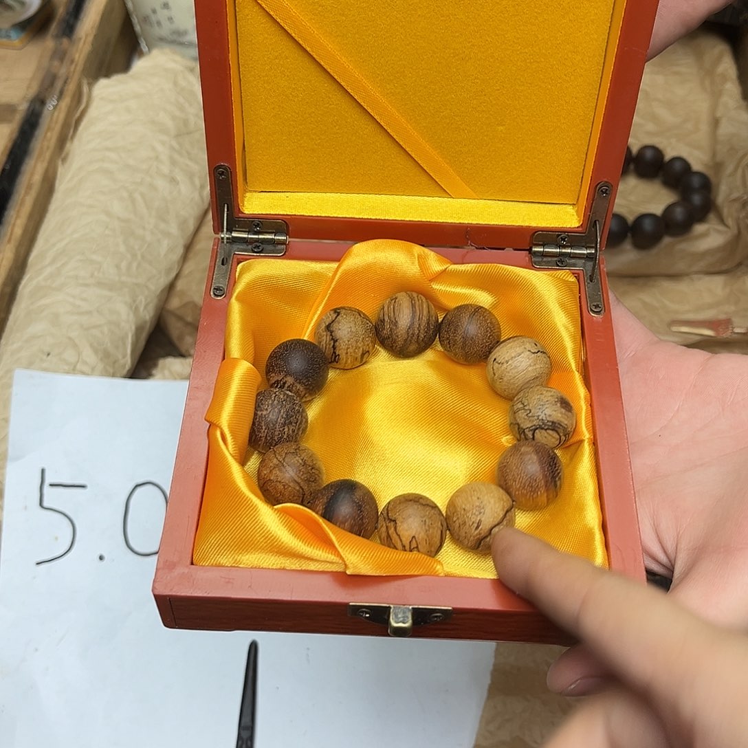 大叶紫檀（黑酸枝木类）